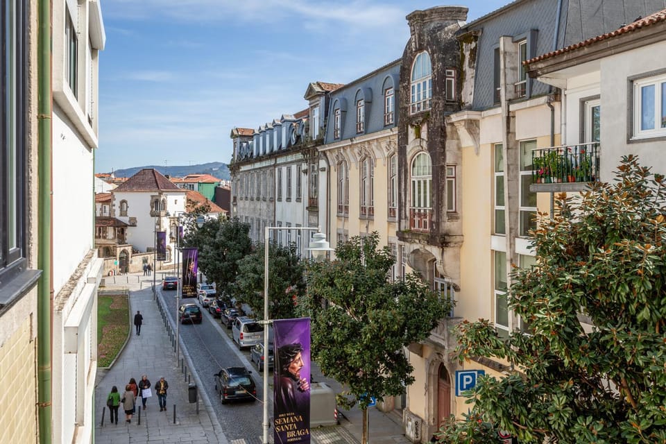 Neighbourhood, City view, Street view, Location