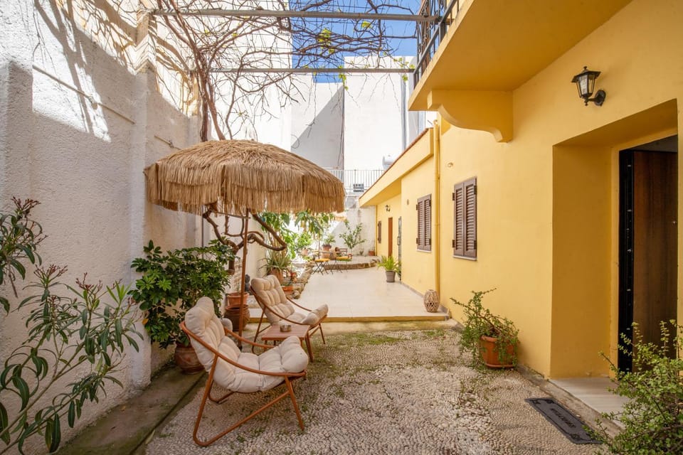 Mascot Memories Bed and Breakfast in Rhodes