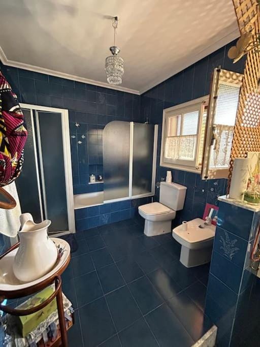 Bathroom, bidet
