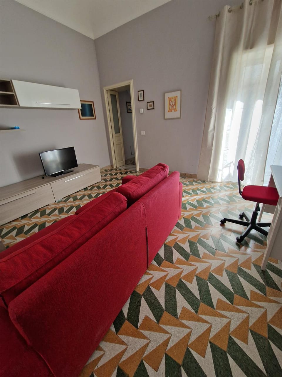 Communal lounge/ TV room, TV and multimedia, Living room, Seating area, Evening entertainment, hair dresser