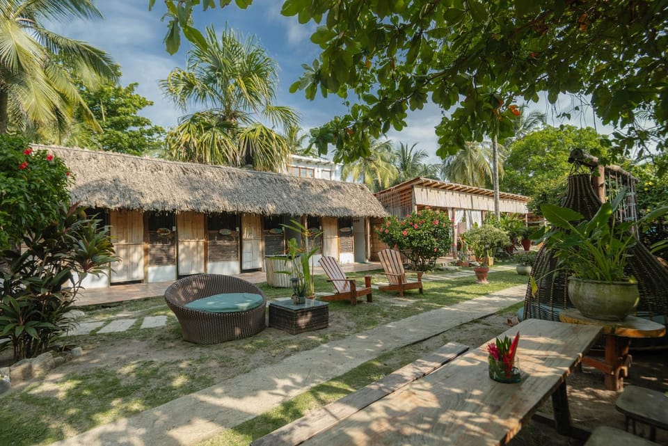 Patio, Day, Garden, Garden view, sunbed