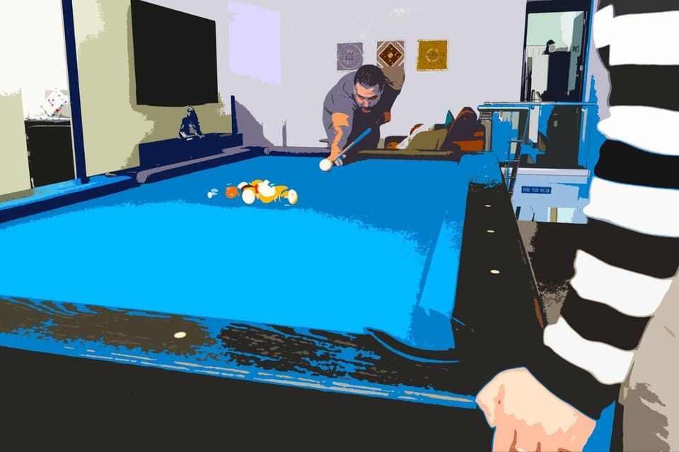 Billiard, Game Room, TV and multimedia, View (from property/room), Living room, Evening entertainment, City view, Street view, Entertainment, Quiet street view, minibar, air conditioner