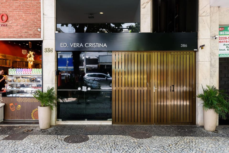 Property building, Facade/entrance, Lobby or reception