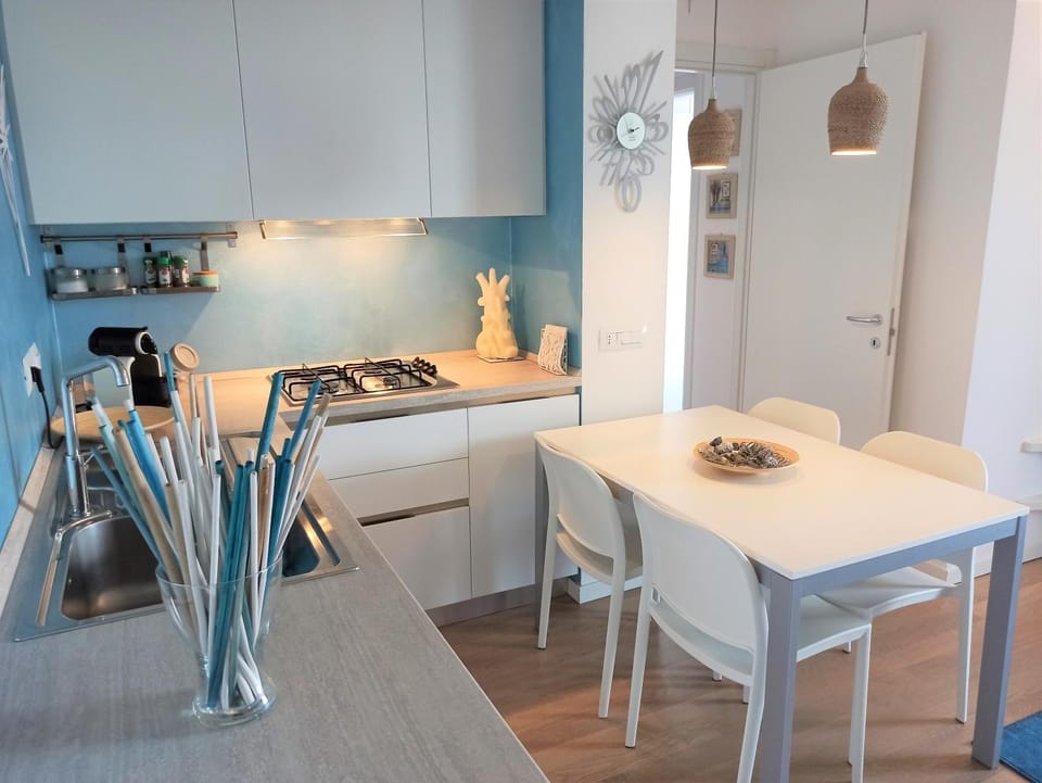 Kitchen or kitchenette, Dining area, stove, kitchen