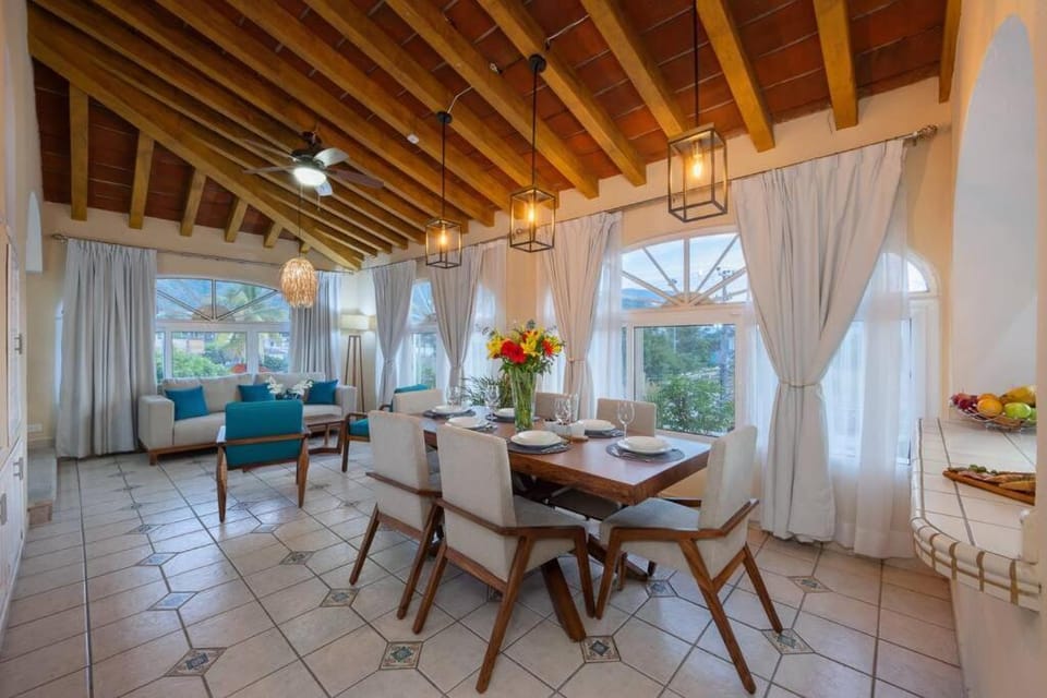 Living room, Dining area