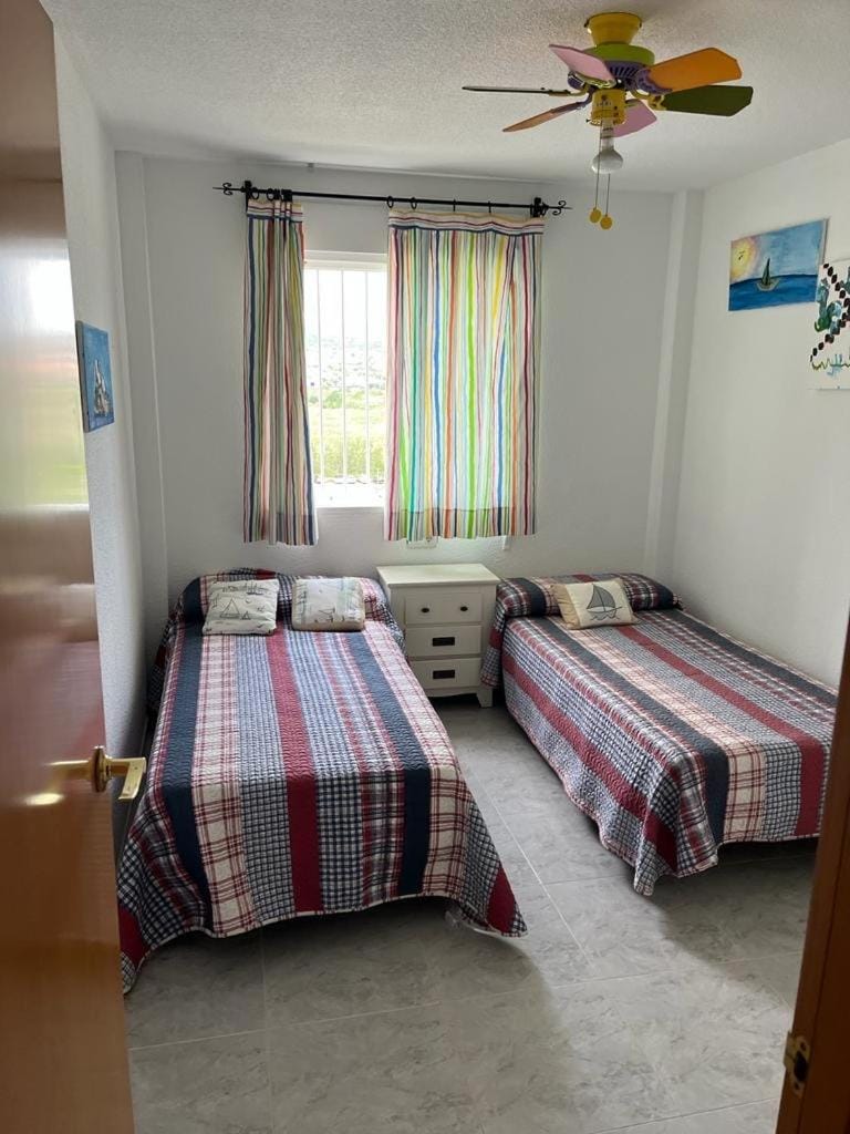 Bed, Photo of the whole room, Bedroom, fireplace