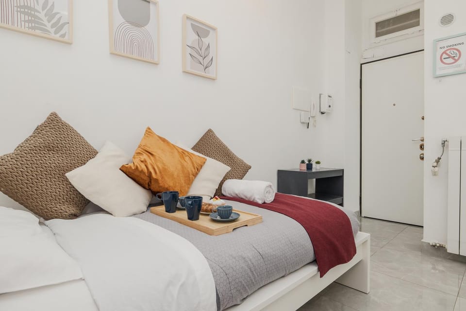 Bed, Photo of the whole room, towels