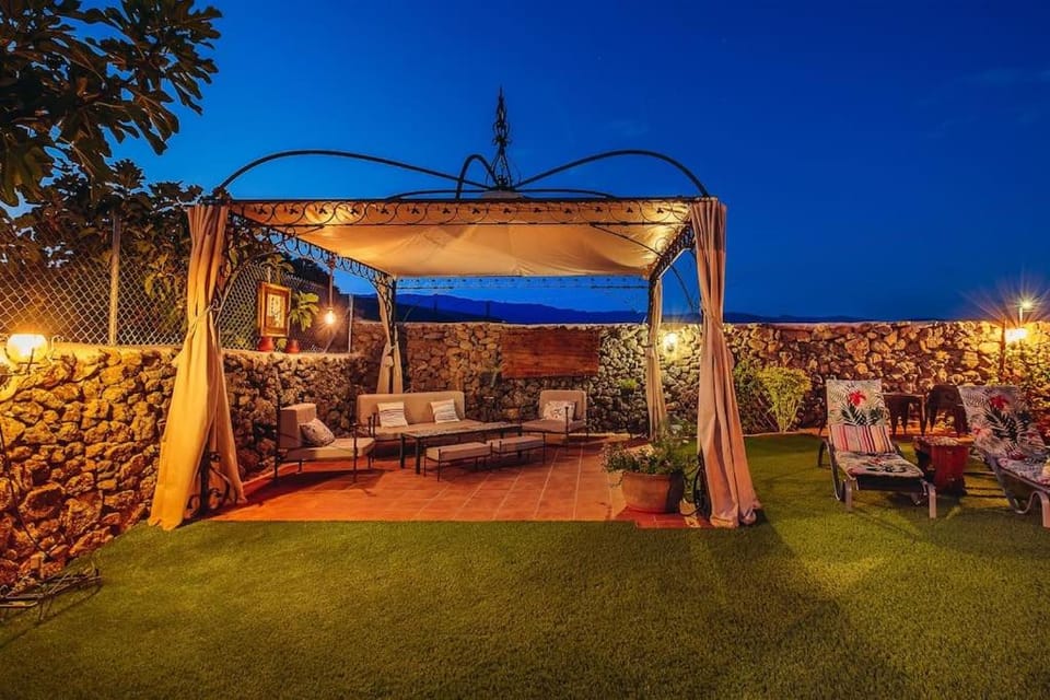 Night, Garden
