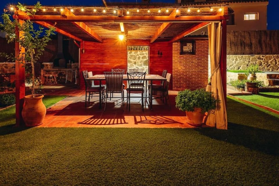 Night, Garden, Dining area