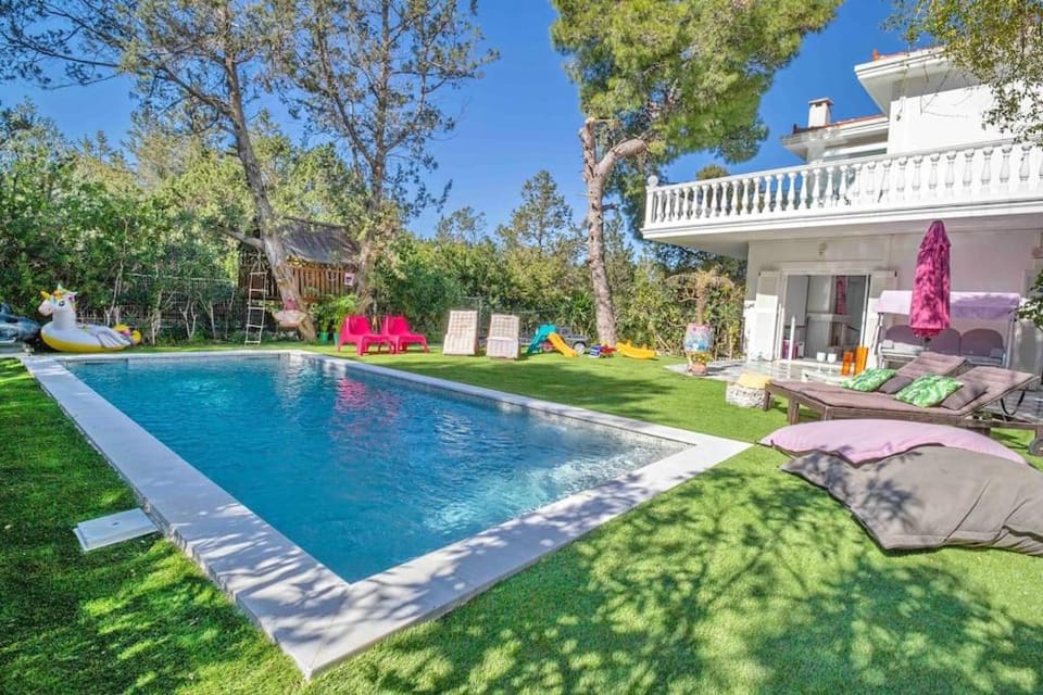 Natural landscape, Garden view, Pool view