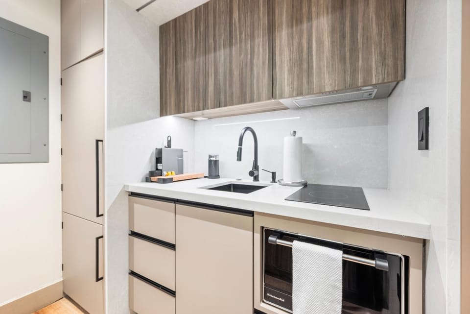 Kitchen or kitchenette