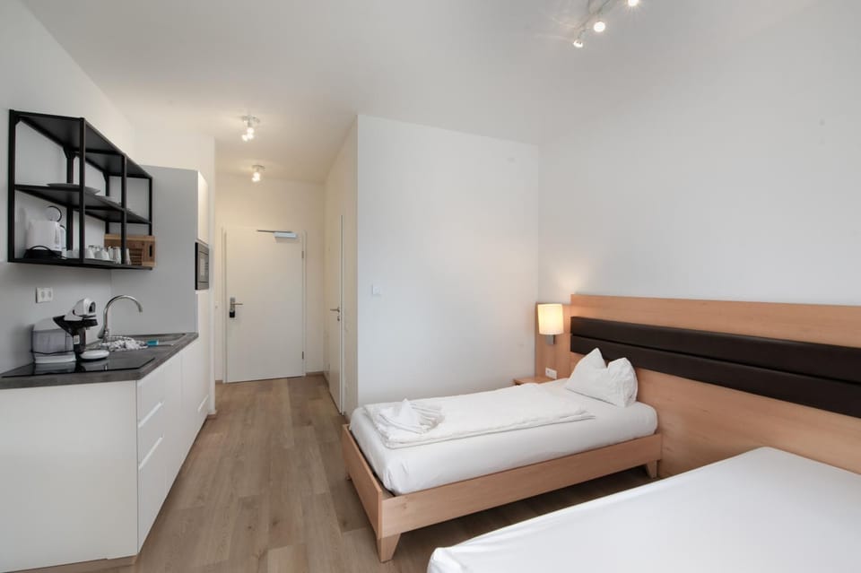 Bed, Kitchen or kitchenette, Photo of the whole room, Bedroom, towels