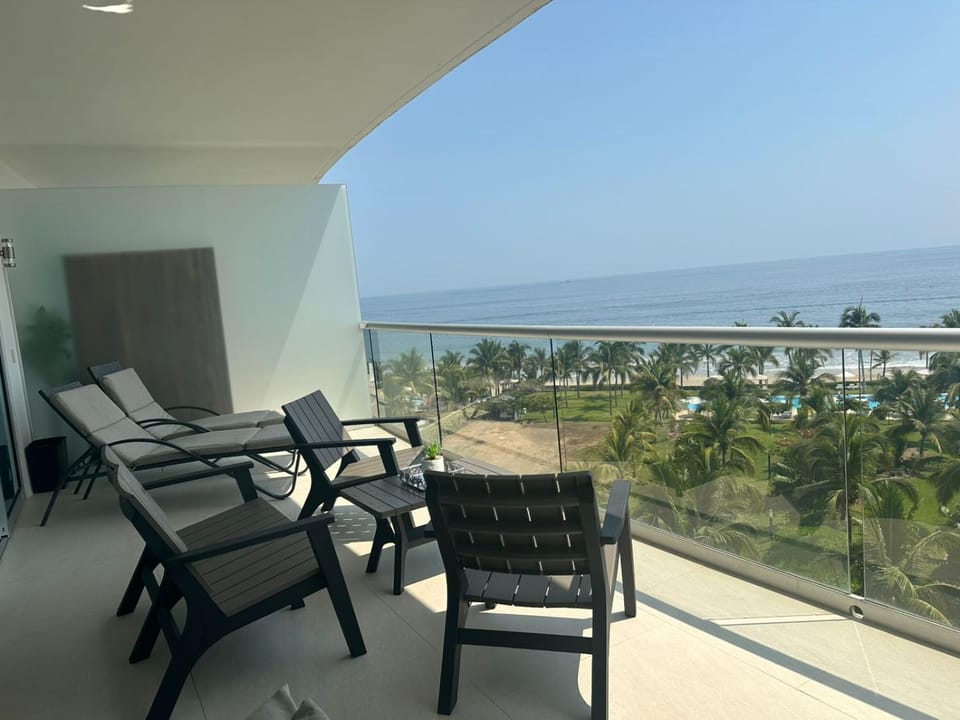 Ixtapa Peninsula Apartment in Ixtapa Zihuatanejo