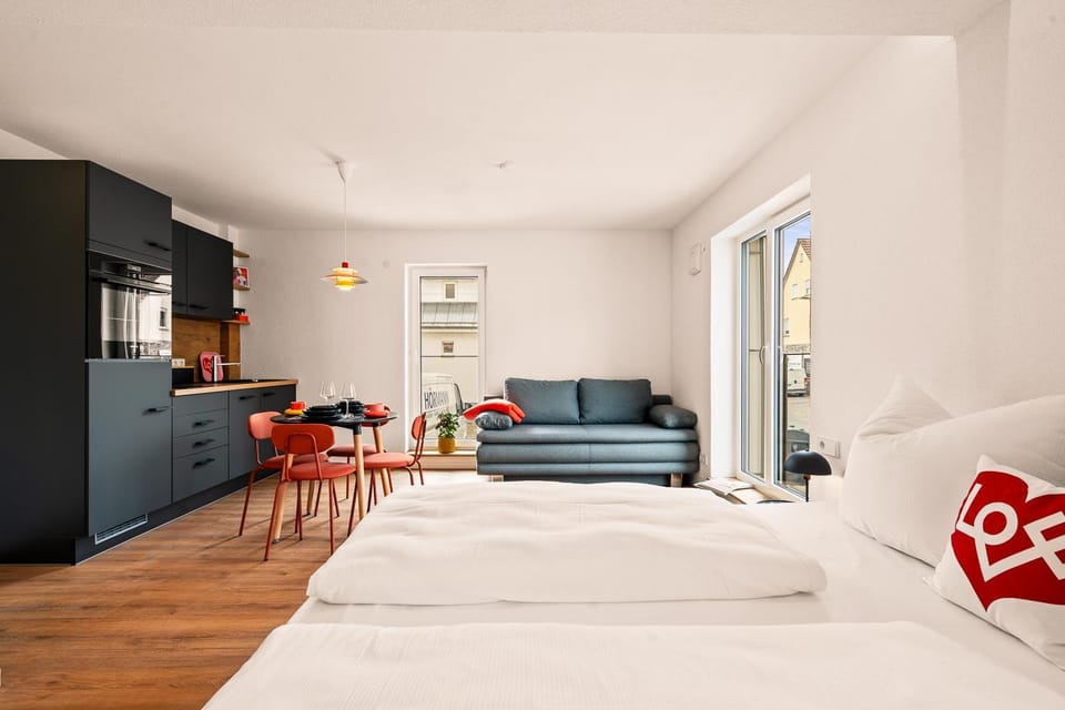 Kitchen or kitchenette, Dining area, Bedroom