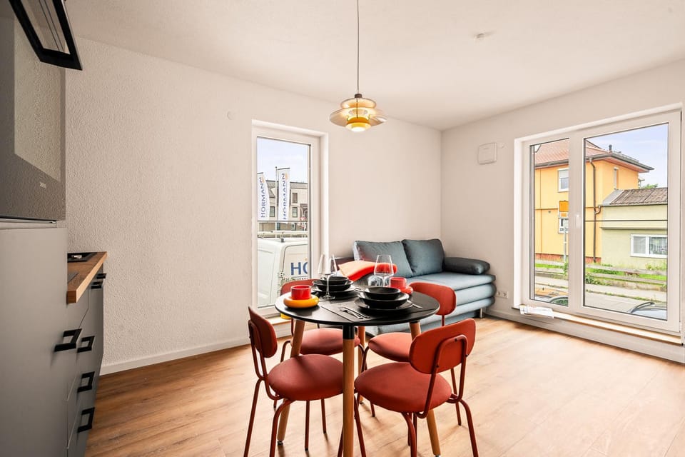 Kitchen or kitchenette, Seating area, Dining area, Food