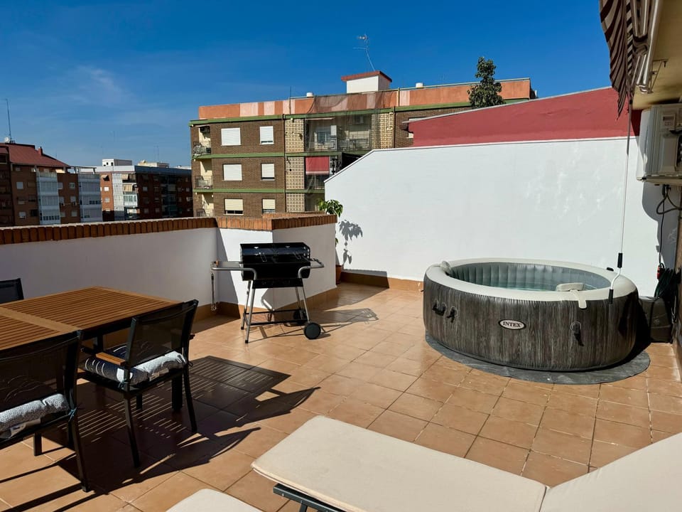 Day, Hot Tub, View (from property/room), Balcony/Terrace, Pool view, Swimming pool, sunbed