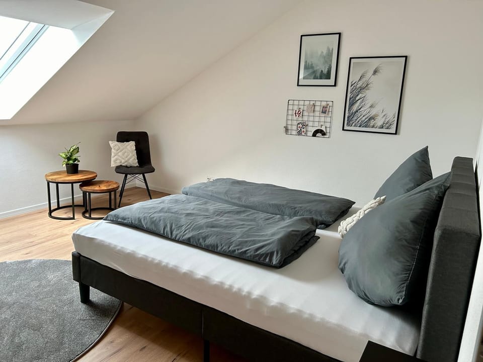 Bed, Bedroom