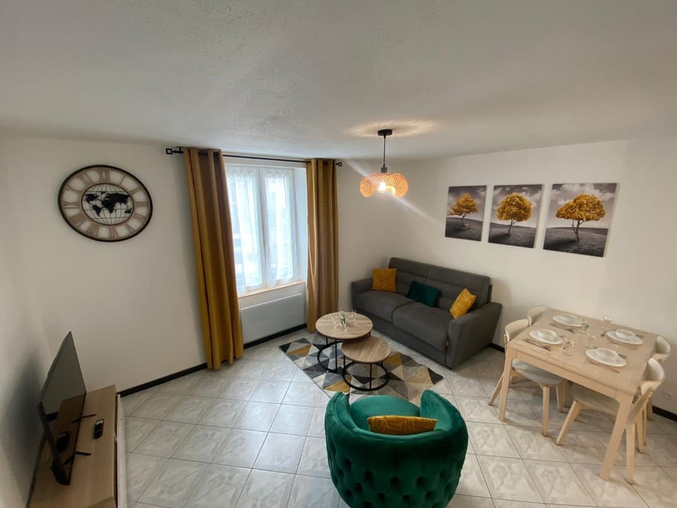 Living room, Dining area