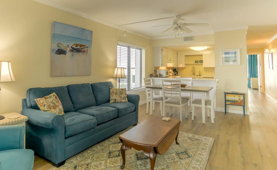 Island Sunrise 360 by ALBVR - Come see the beautiful updates and views from this condo! House in Gulf Shores