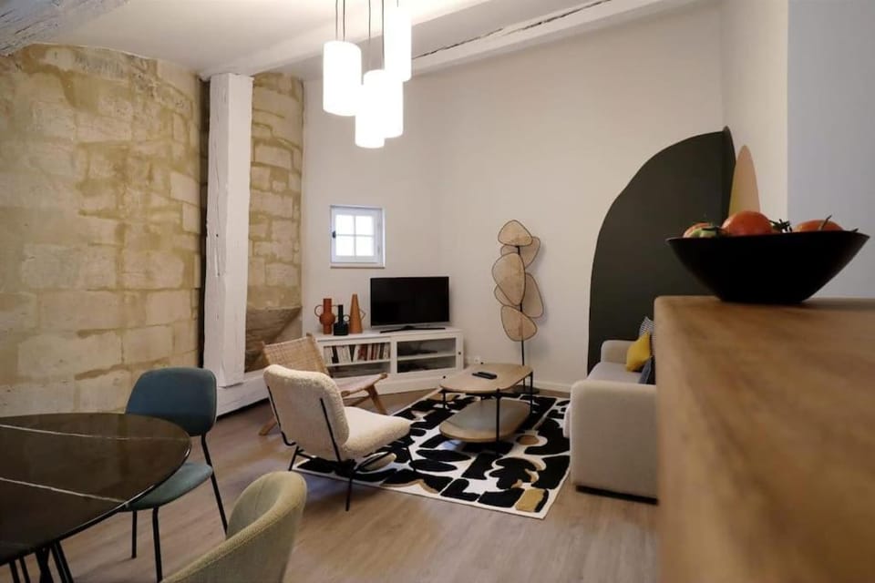 Uzès la Tour Médiévale Centre Historique Apartment in Uzes