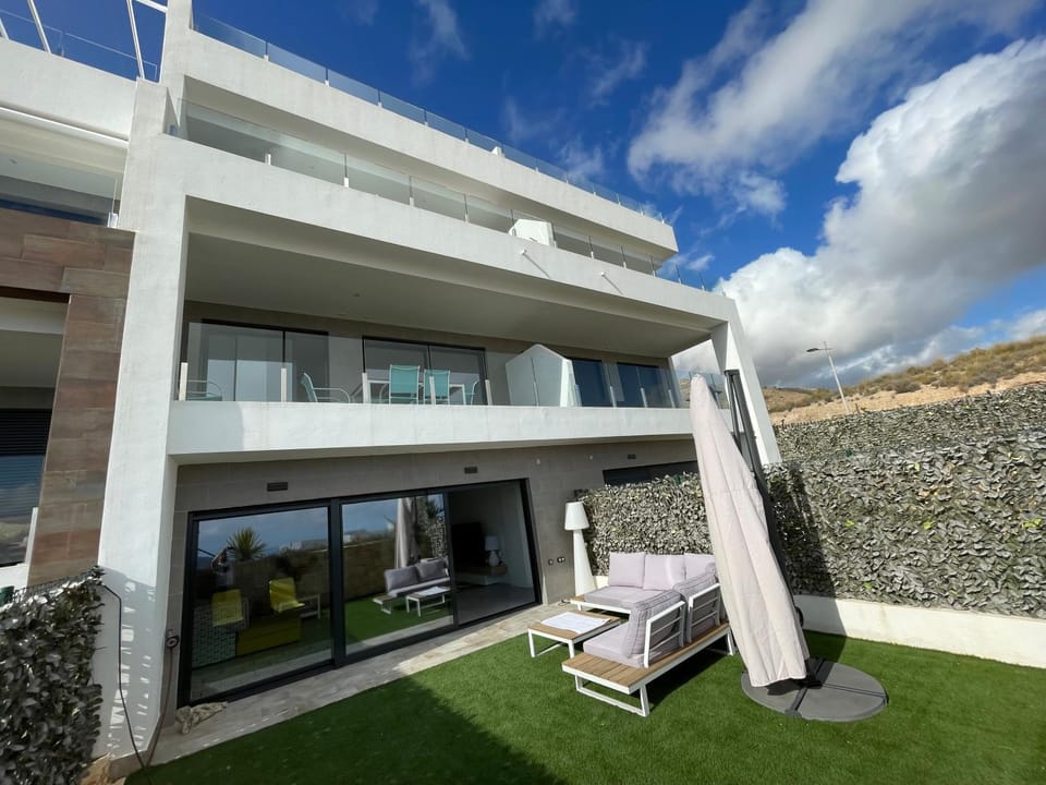View (from property/room), Balcony/Terrace, sunbed