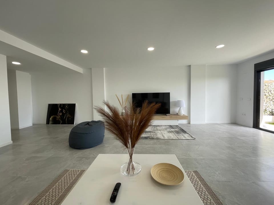 Communal lounge/ TV room