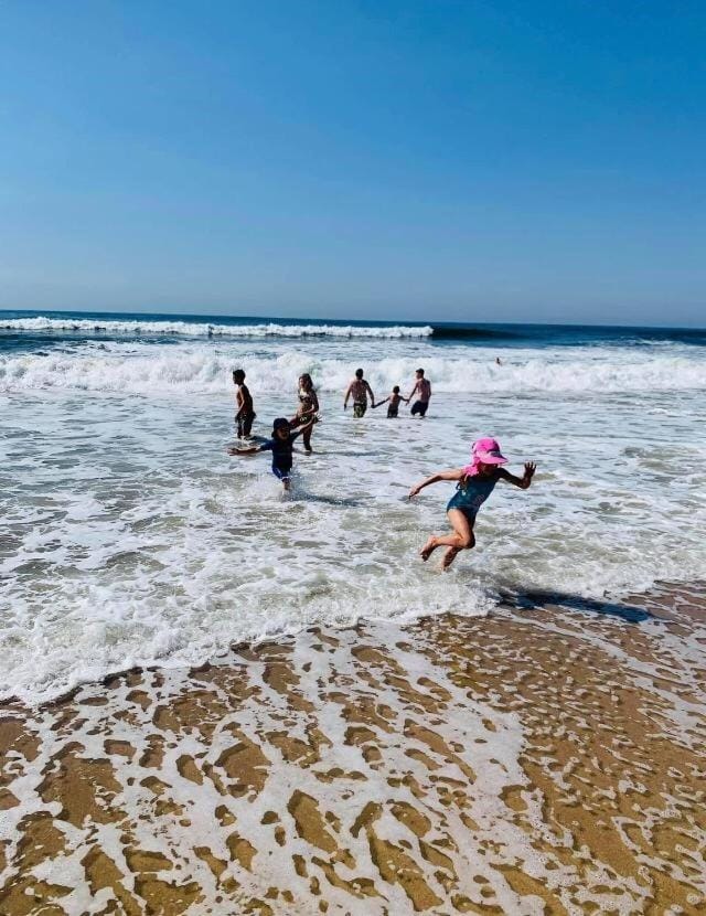 Day, People, Natural landscape, Activities, Beach, Sea view, children, group of guests