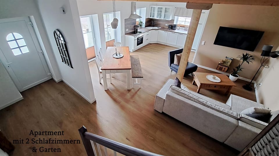 TV and multimedia, Living room, Photo of the whole room, Dining area, Food, stove, kitchen