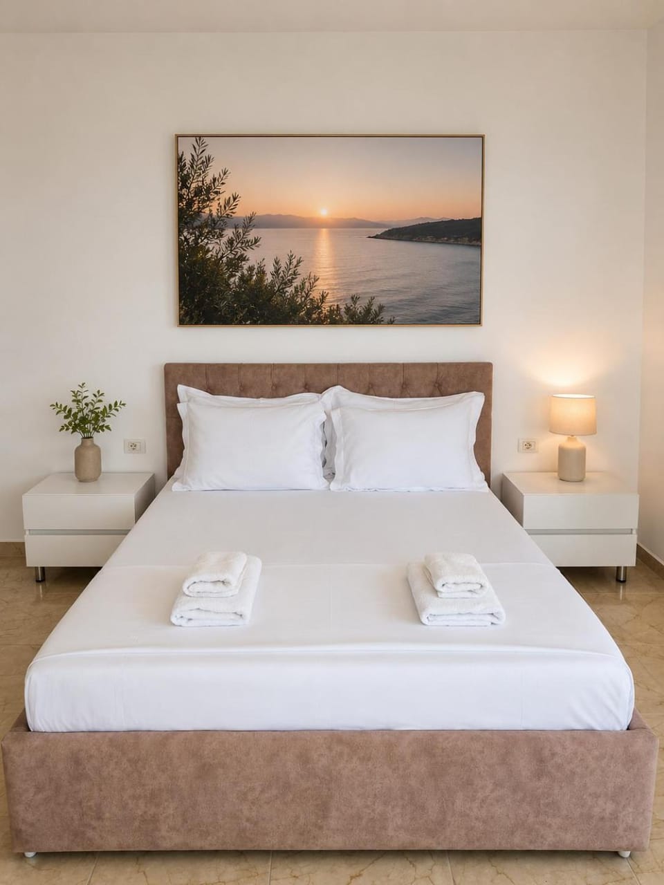 Bed, Bedroom, towels
