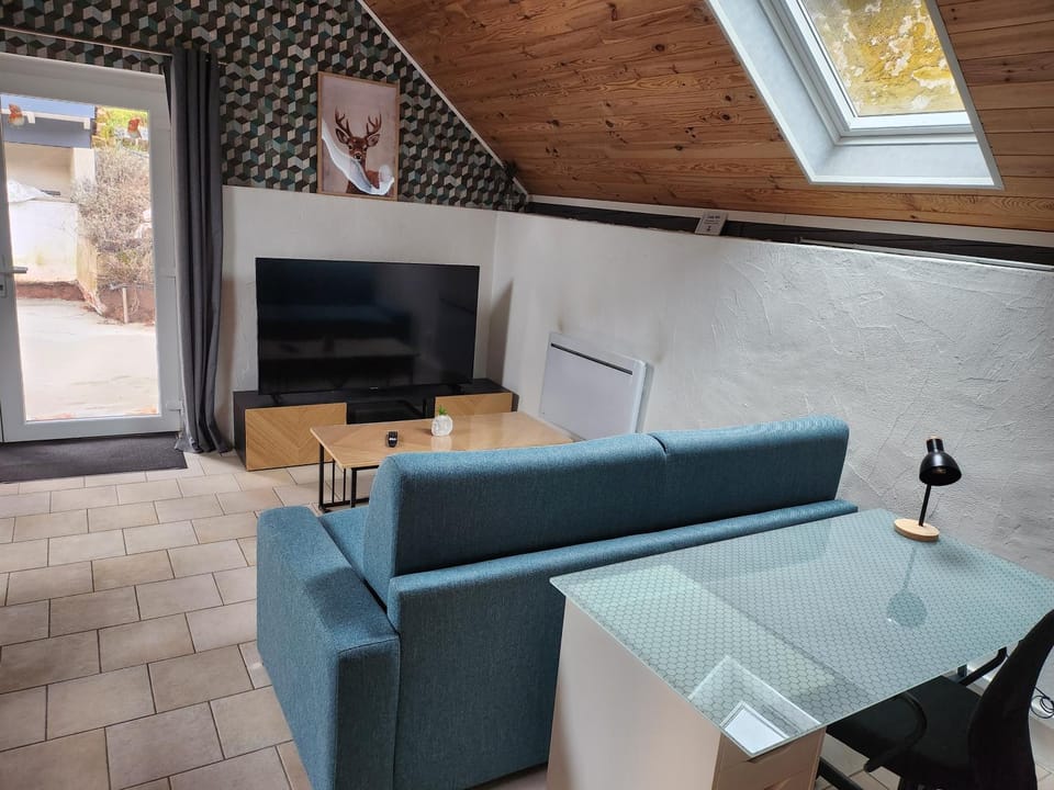TV and multimedia, Living room, Seating area
