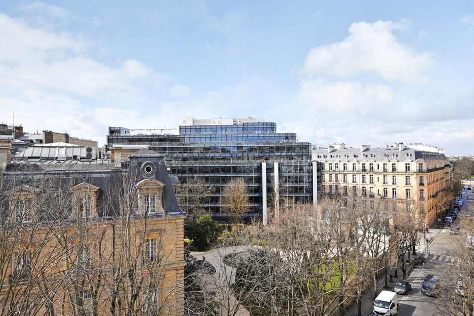 VICTOR HUGO - ARC de TRIOMPHE - TROCADERO Apartment in Paris