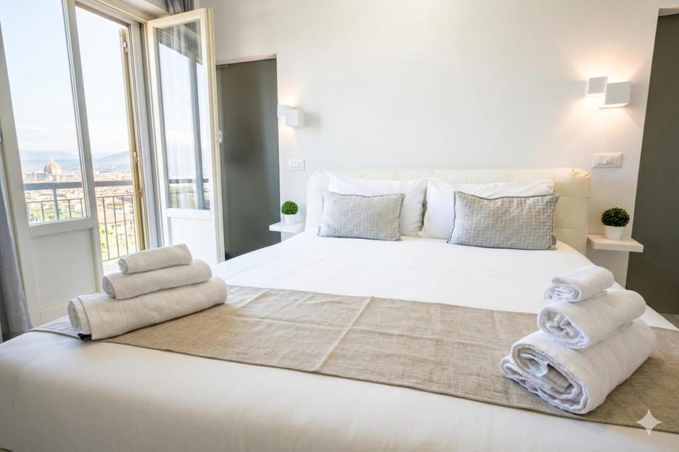 Bed, Bedroom, towels