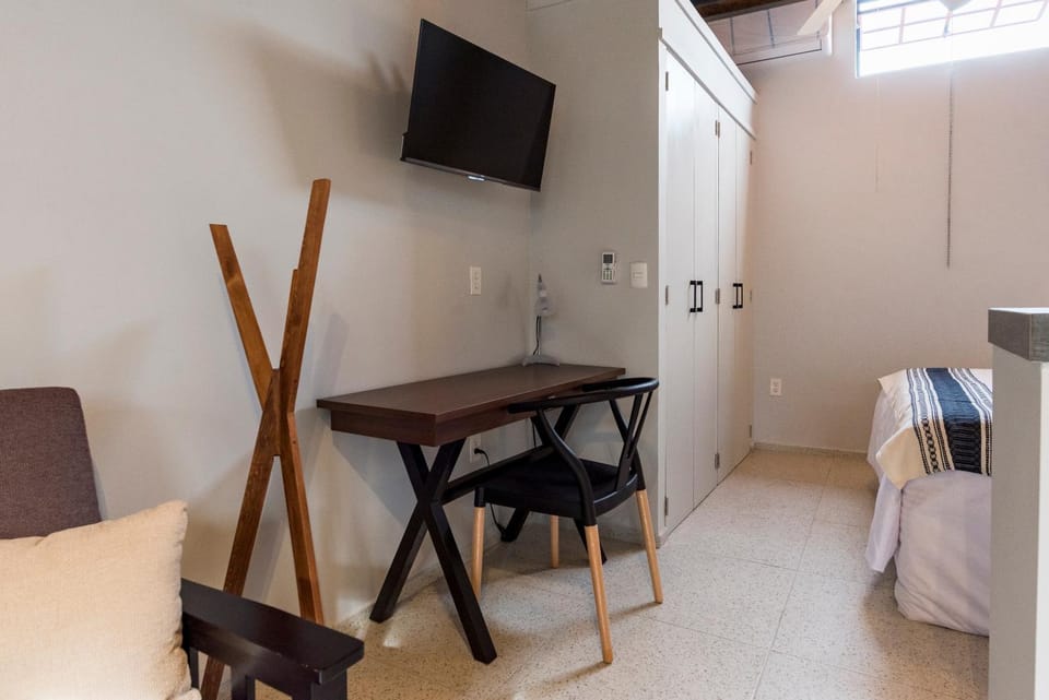 Toilet, TV and multimedia