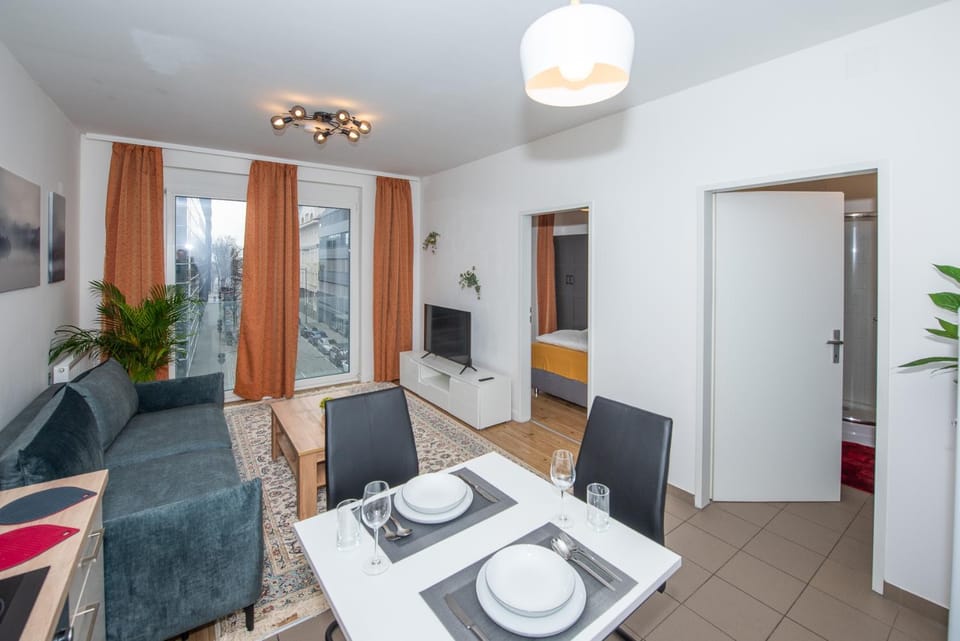 TV and multimedia, Living room, Dining area