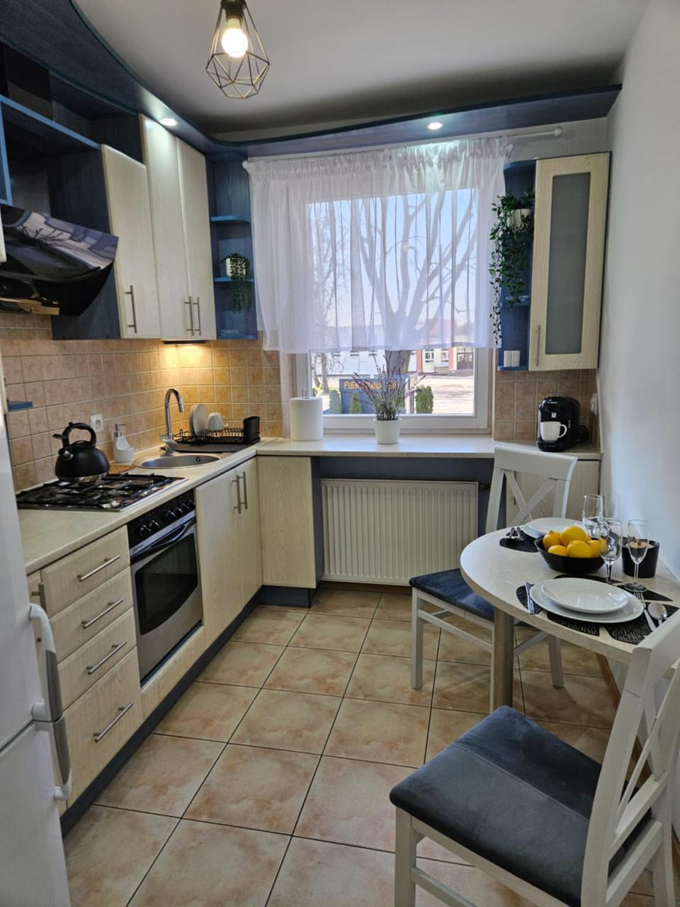 Coffee/tea facilities, Kitchen or kitchenette, Dining area, pet friendly, stove
