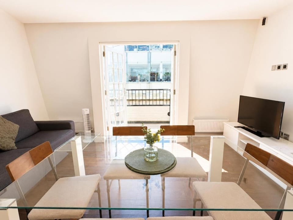 3 bedroom penthouse with balcony Apartment in City of Westminster