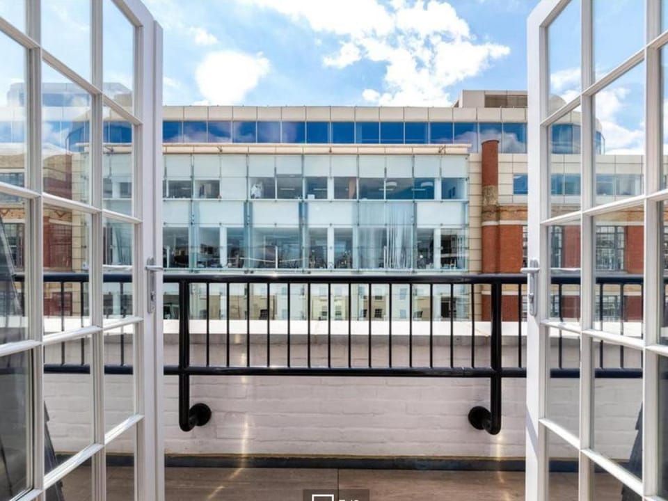 3 bedroom penthouse with balcony Apartment in City of Westminster