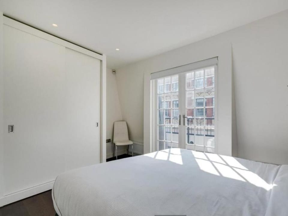 3 bedroom penthouse with balcony Apartment in City of Westminster