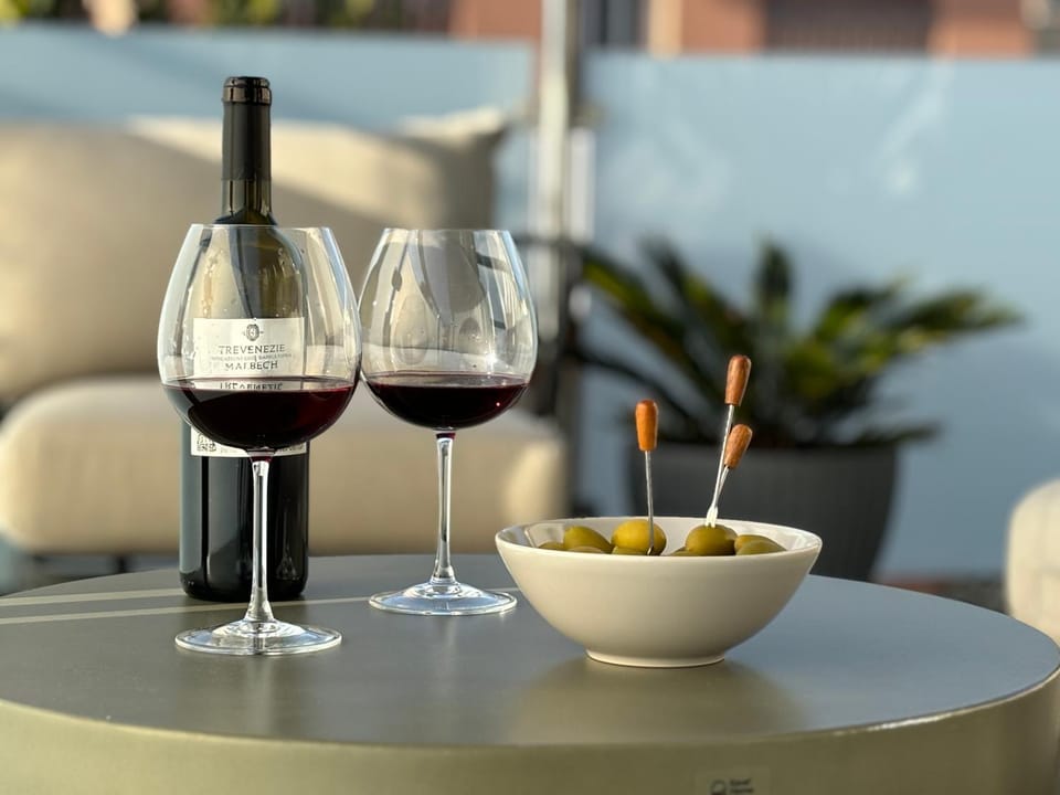 Balcony/Terrace, Alcoholic drinks