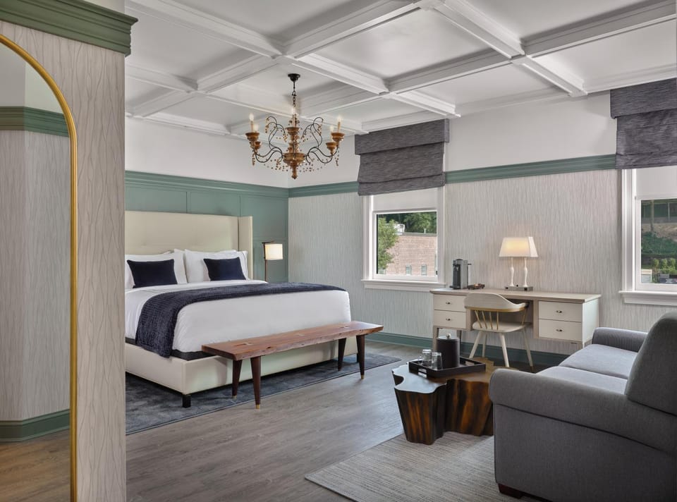 Bed, Seating area, Bedroom