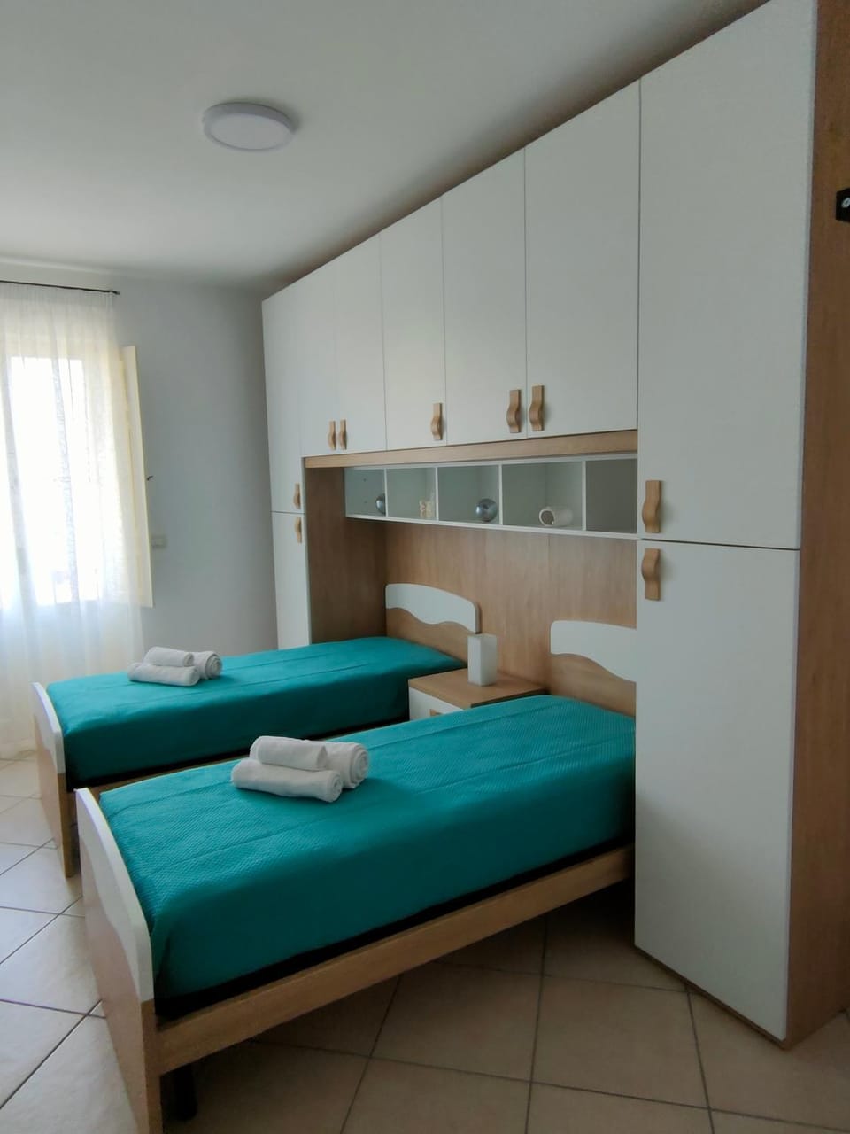 Bed, Photo of the whole room, Bedroom, air conditioner