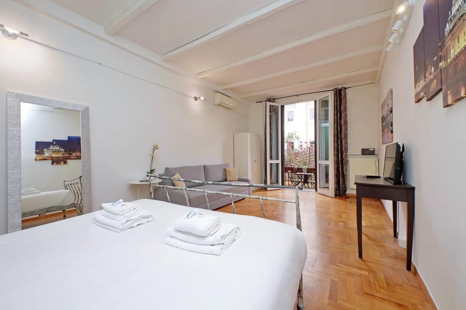La Civetta a Navona Apartment in Rome