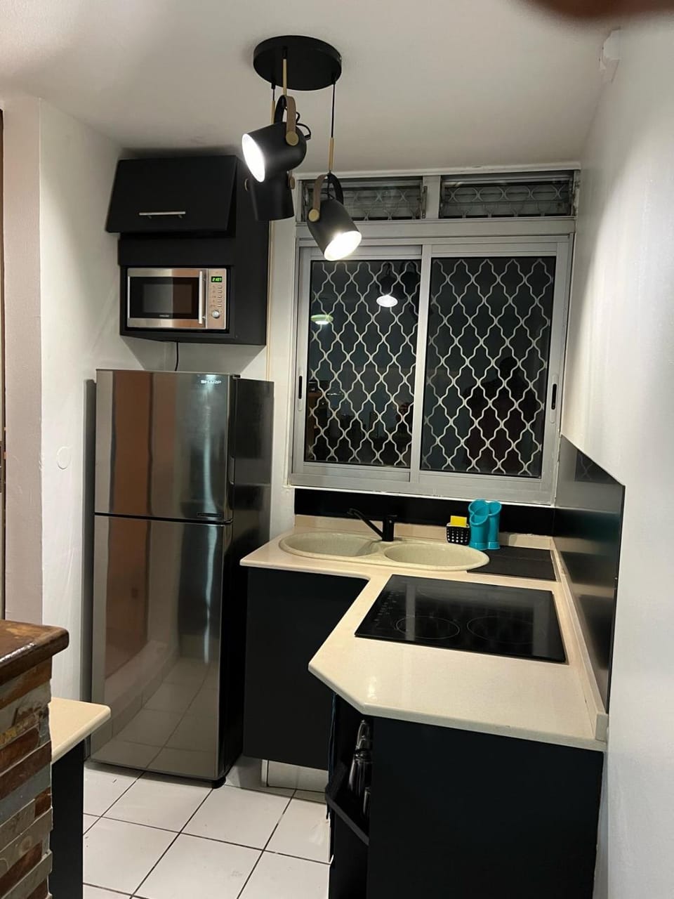 Restaurant/places to eat, Kitchen or kitchenette, Meals, minibar, stove, kitchen