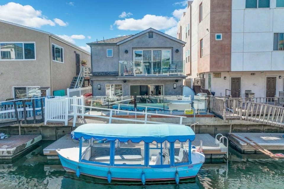 Voted Airbnb Most Loved Home 2024 Duffy Boat House in Sunset Beach