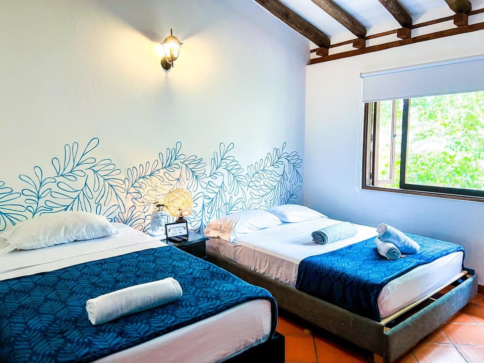 Bedroom, towels