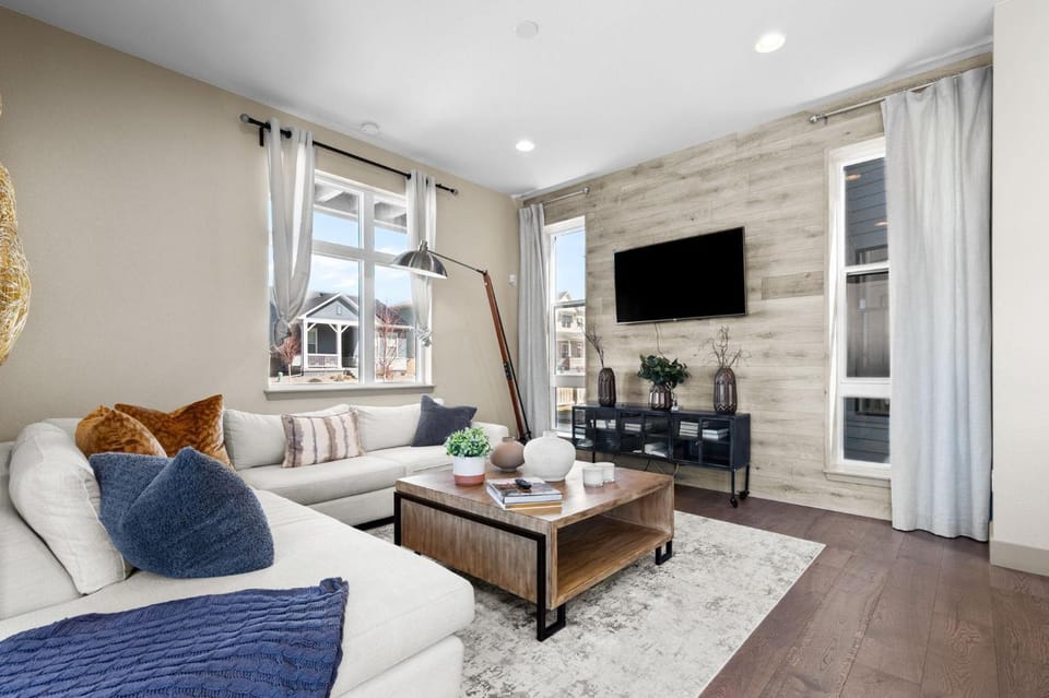 Orleans Street - Aurora House in Commerce City