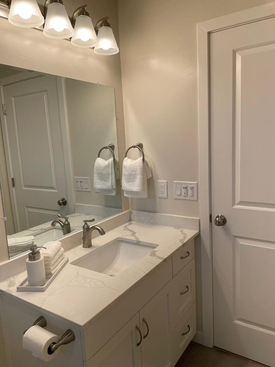 Bathroom, towels