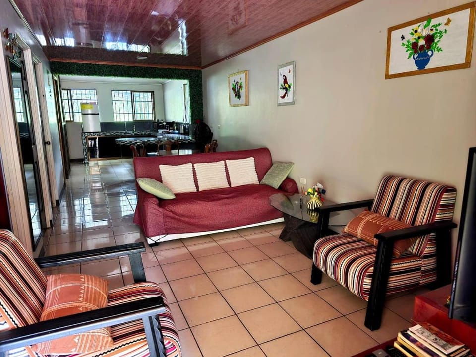 La Martha House in Heredia Province