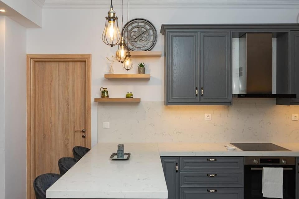 Kitchen or kitchenette, Dining area, pet friendly, stove