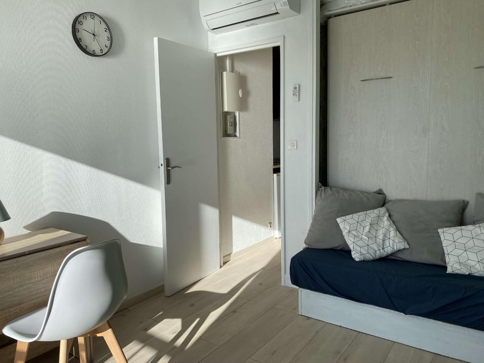 Studio climatisé avec WIFI et vue sur l'étang de Thau - FR-1-553-248 Apartment in Balaruc-les-Bains